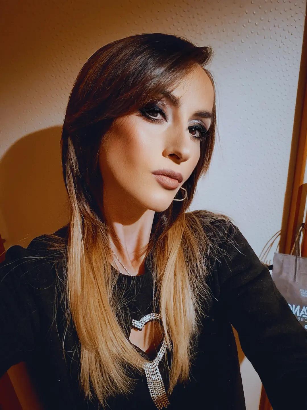 @tizianarebelgirl