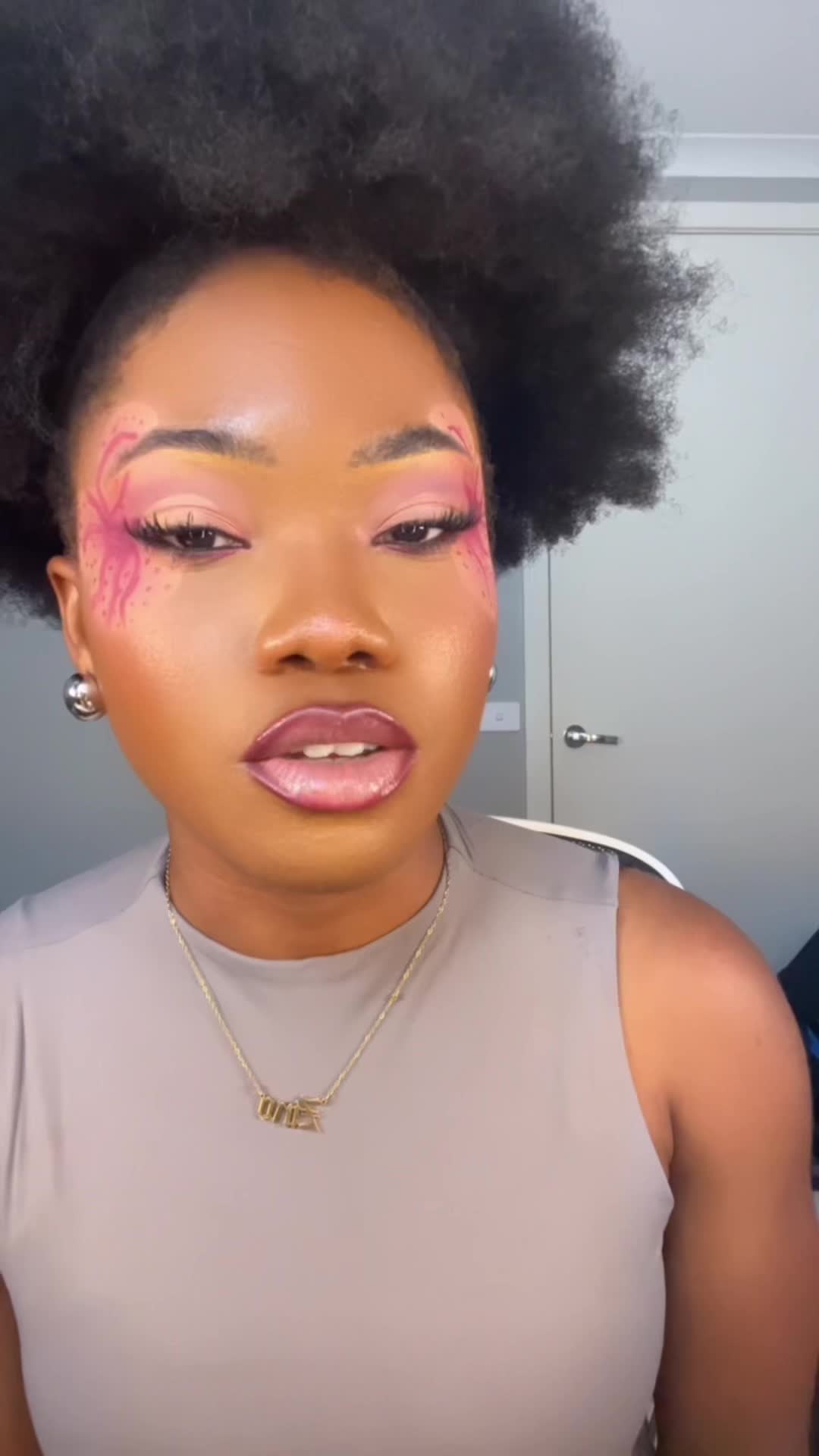 @sheiszinosings