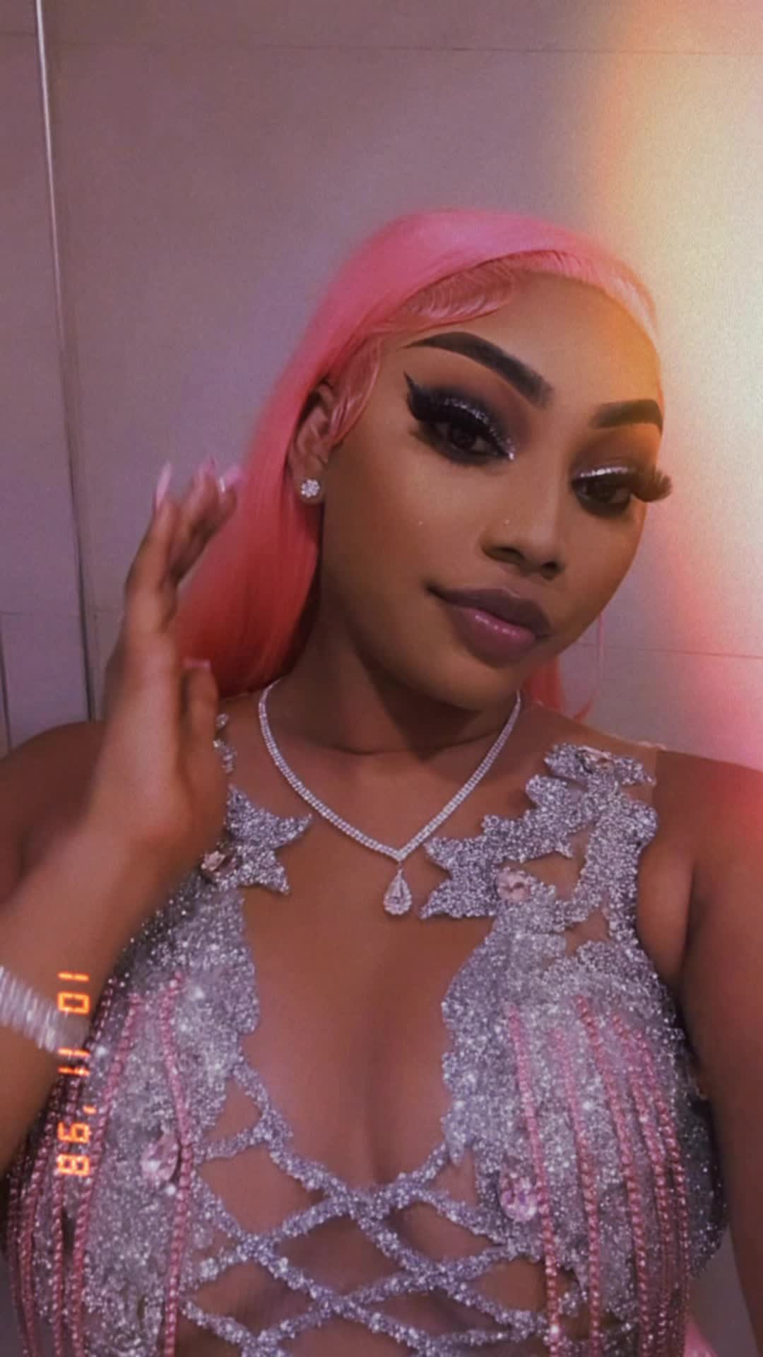 @islandgirl_tomoye