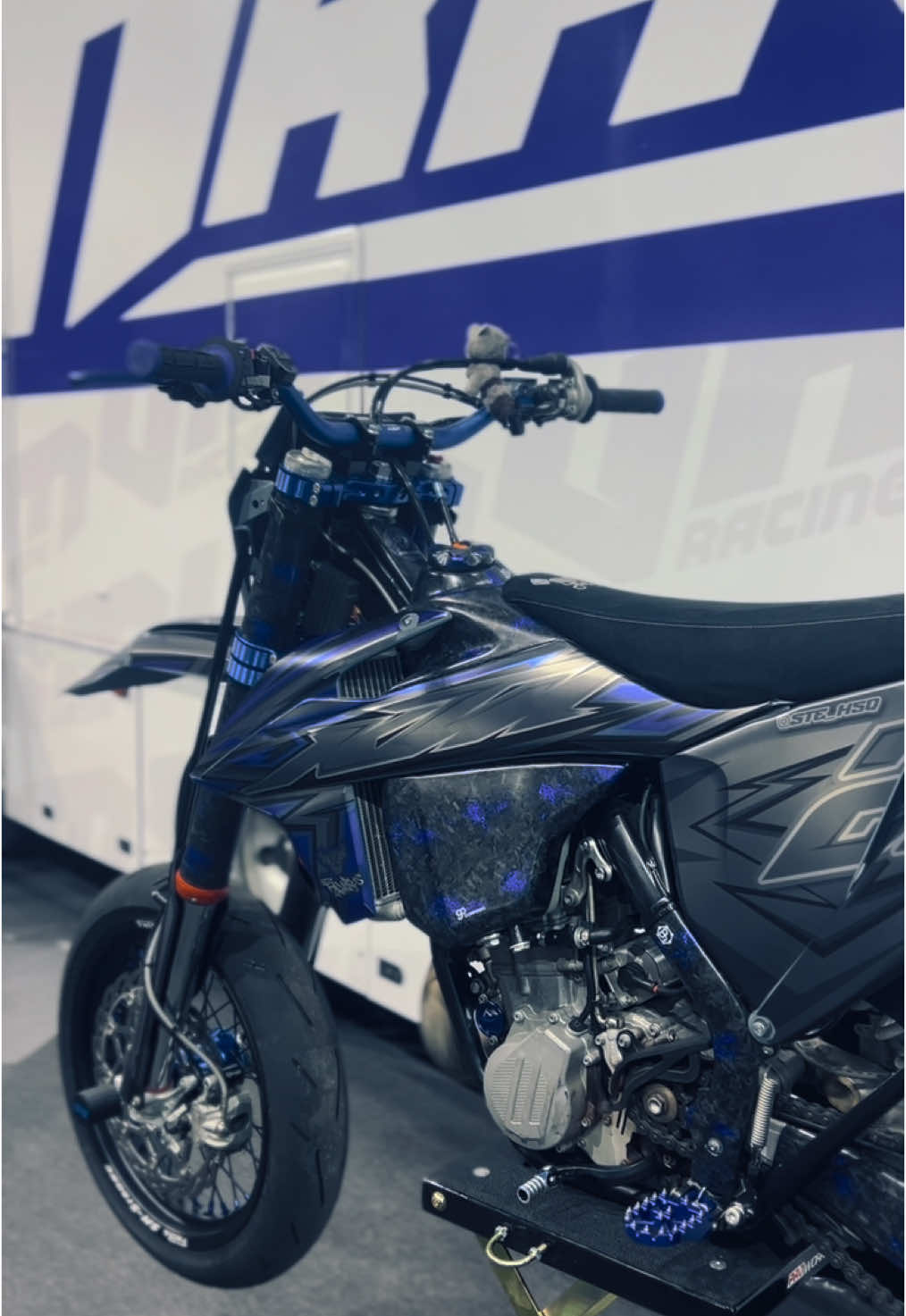 @TAURUS GRAPHICS