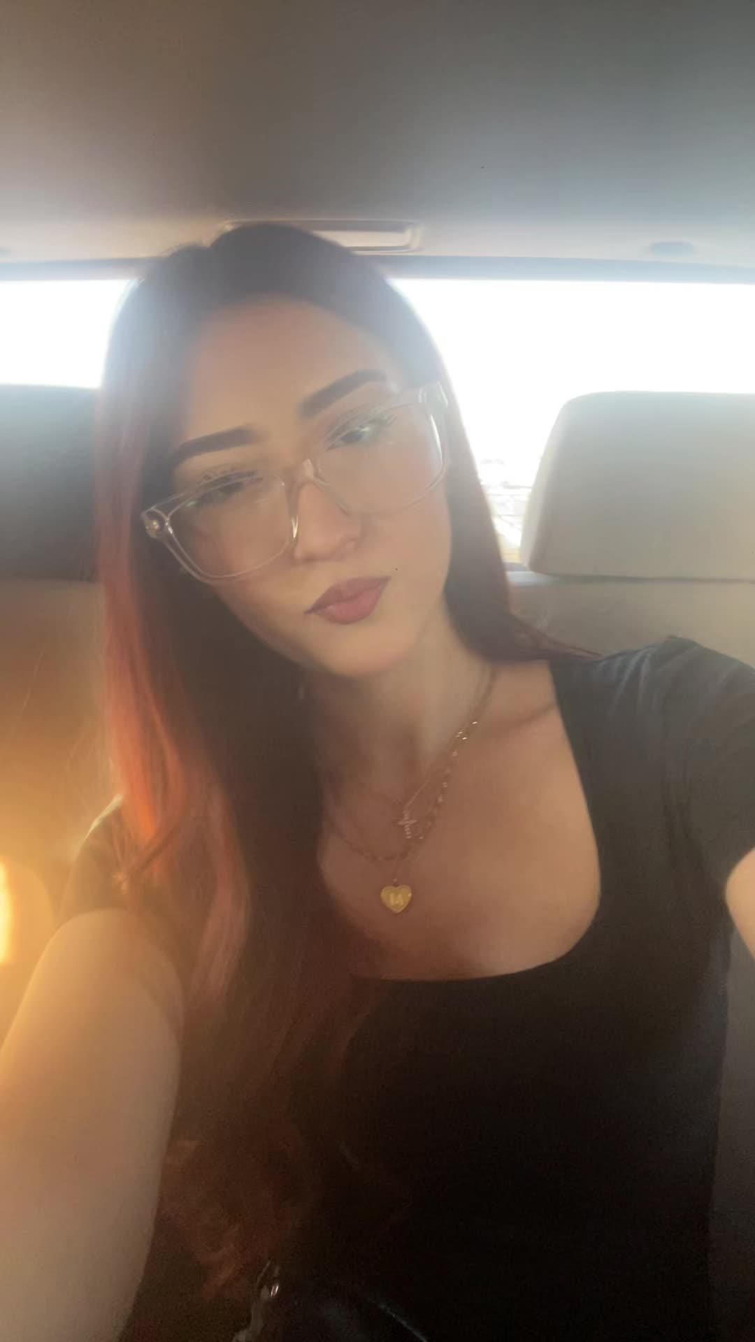 @laura