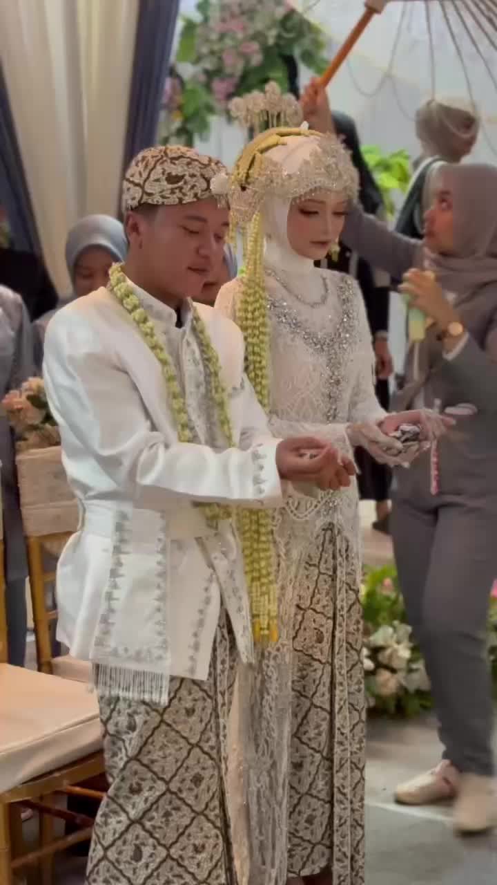 @suaminyasenioktaviani