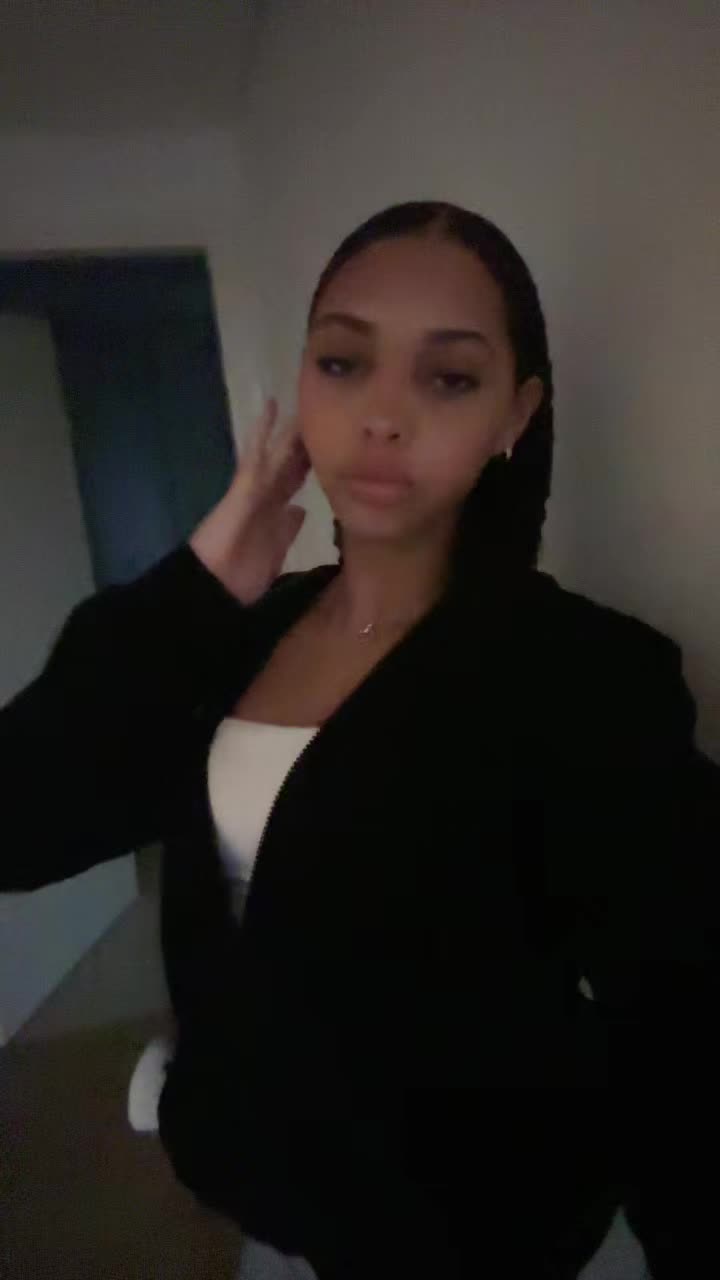 @𝙰𝚢𝚊𝚑🤍