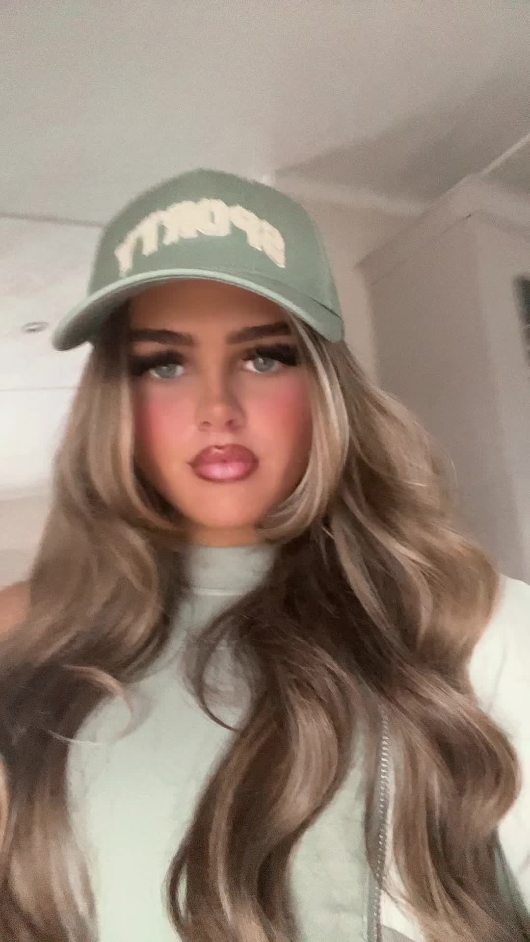 @caitlinmcinerneyx