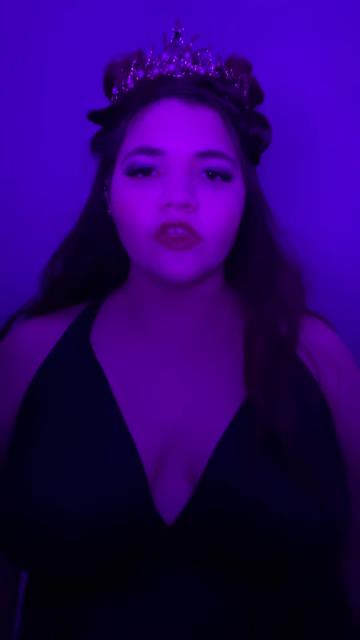 @🎭 Erikka 💜
