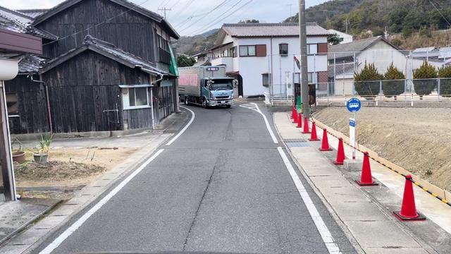 @ゆ