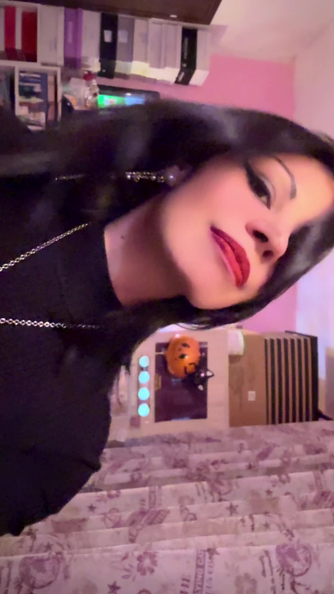 @Isabella