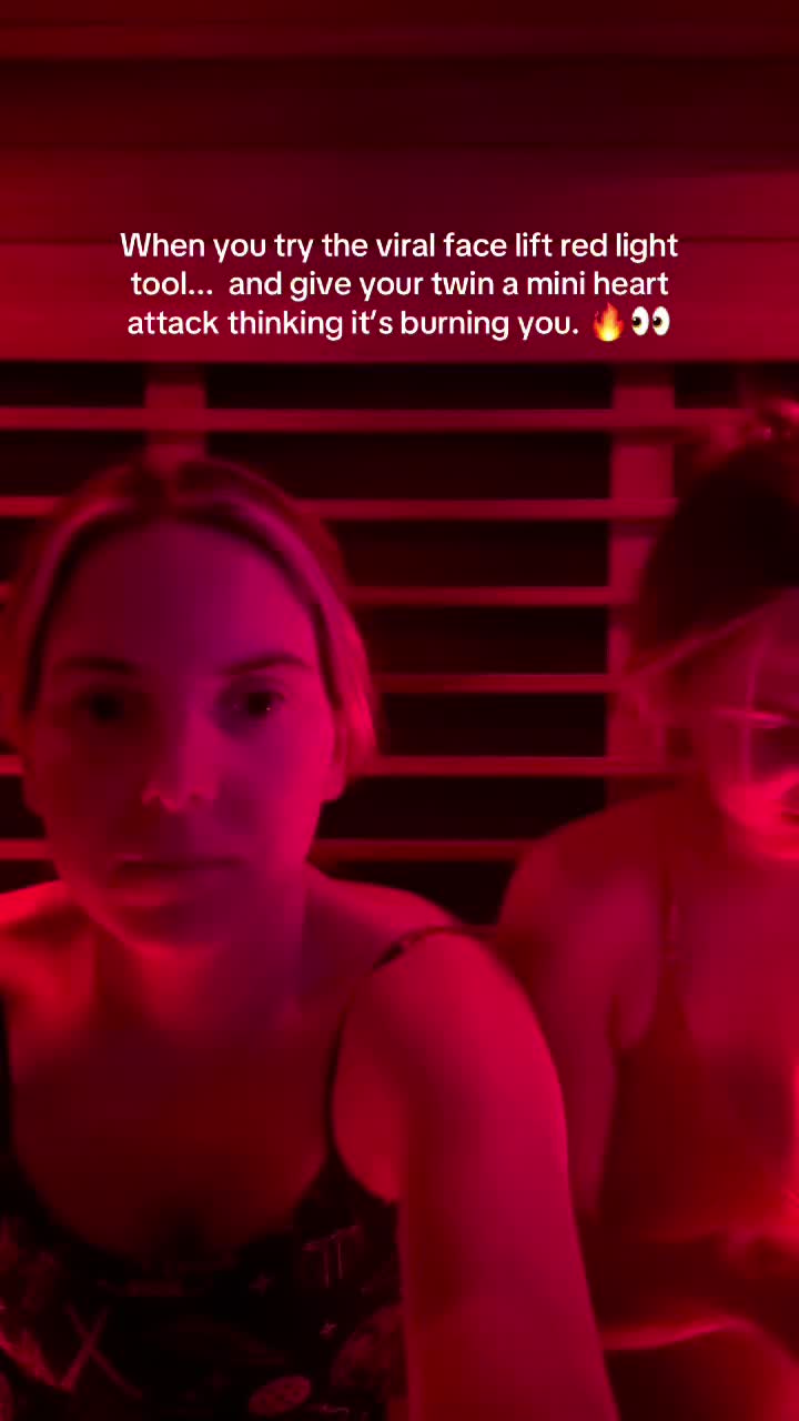 @Livingdoubletwins