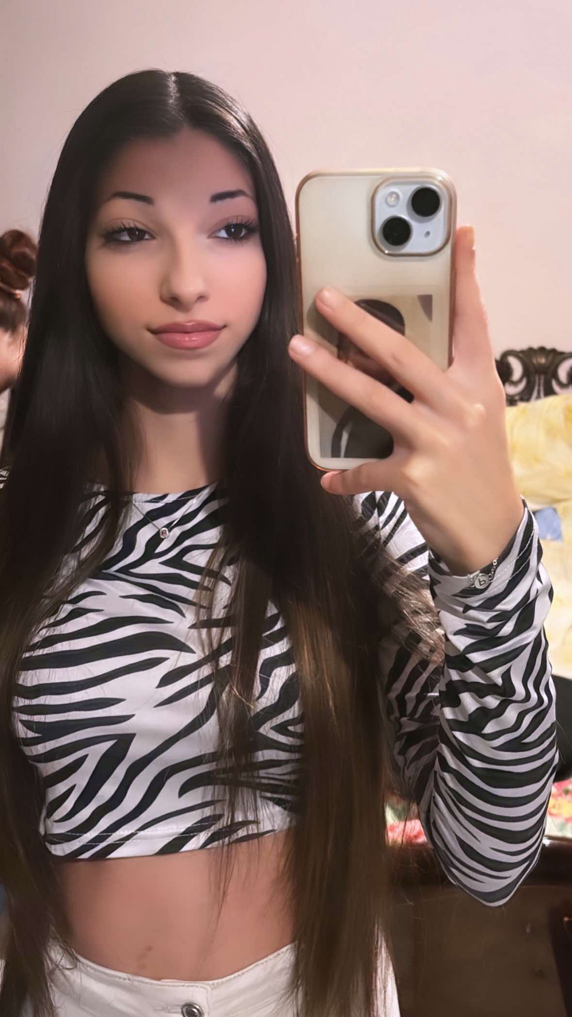@Desy_23
