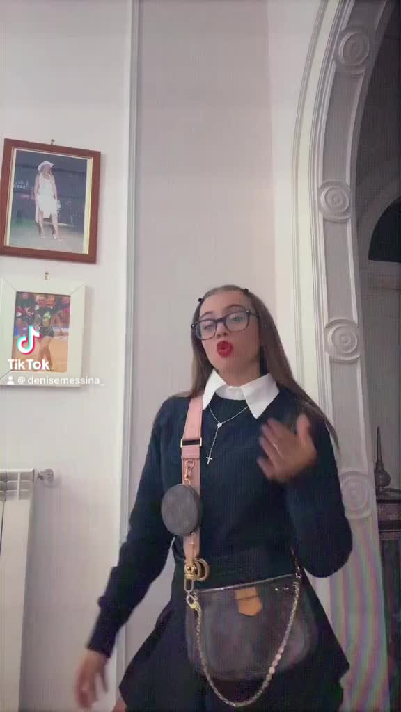 @𝒟🍒