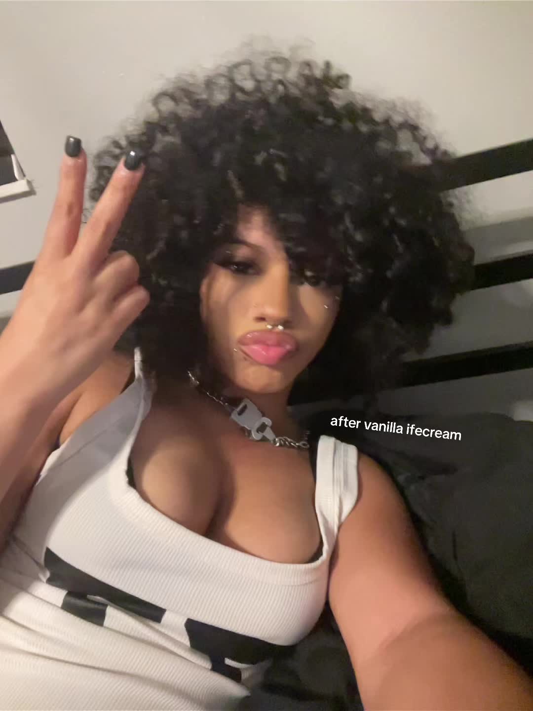@amongbutt