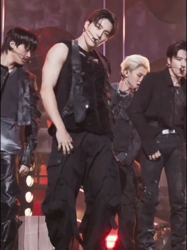@Kpop_fancams:)