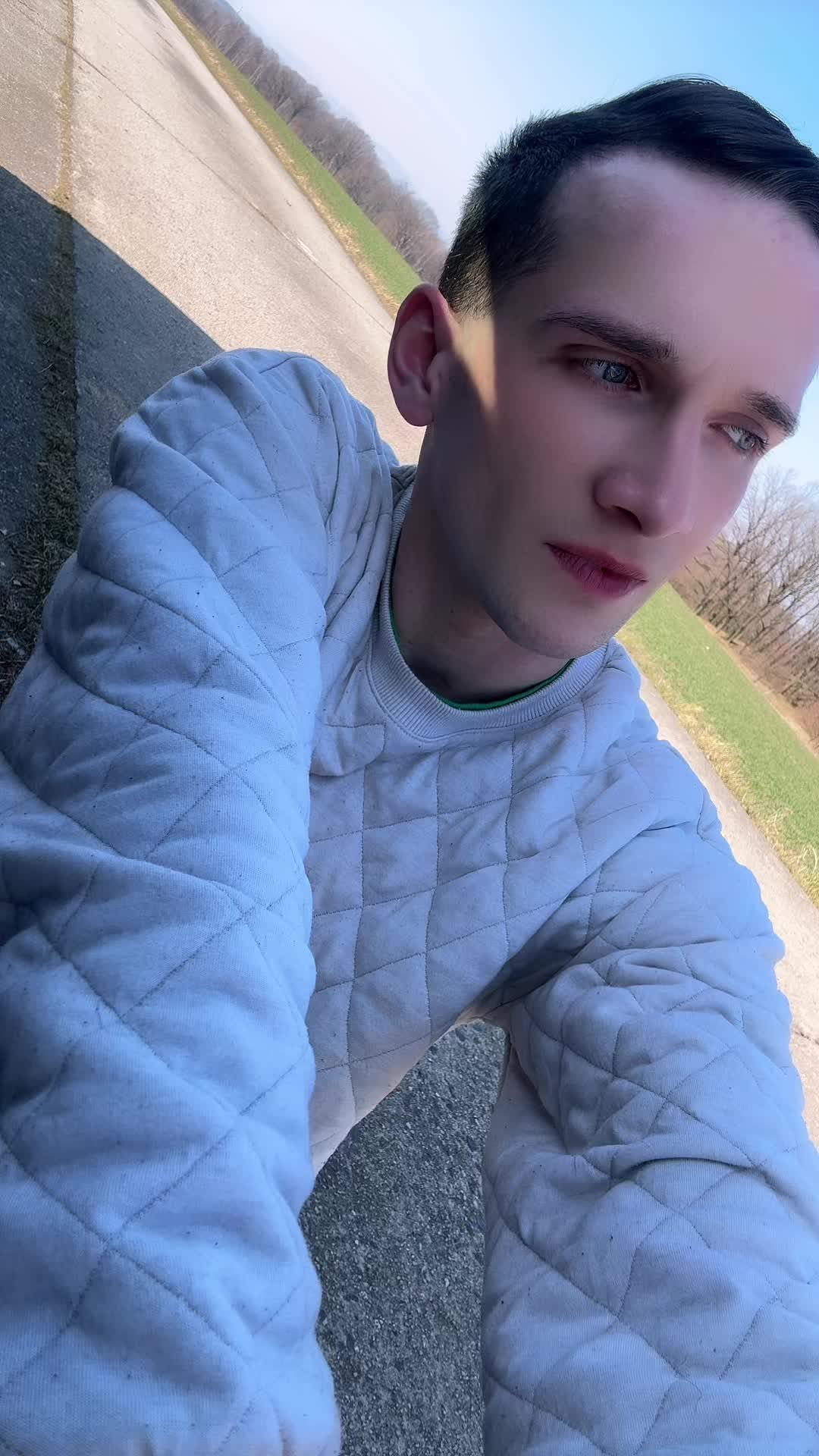 @Itsofficialsimon