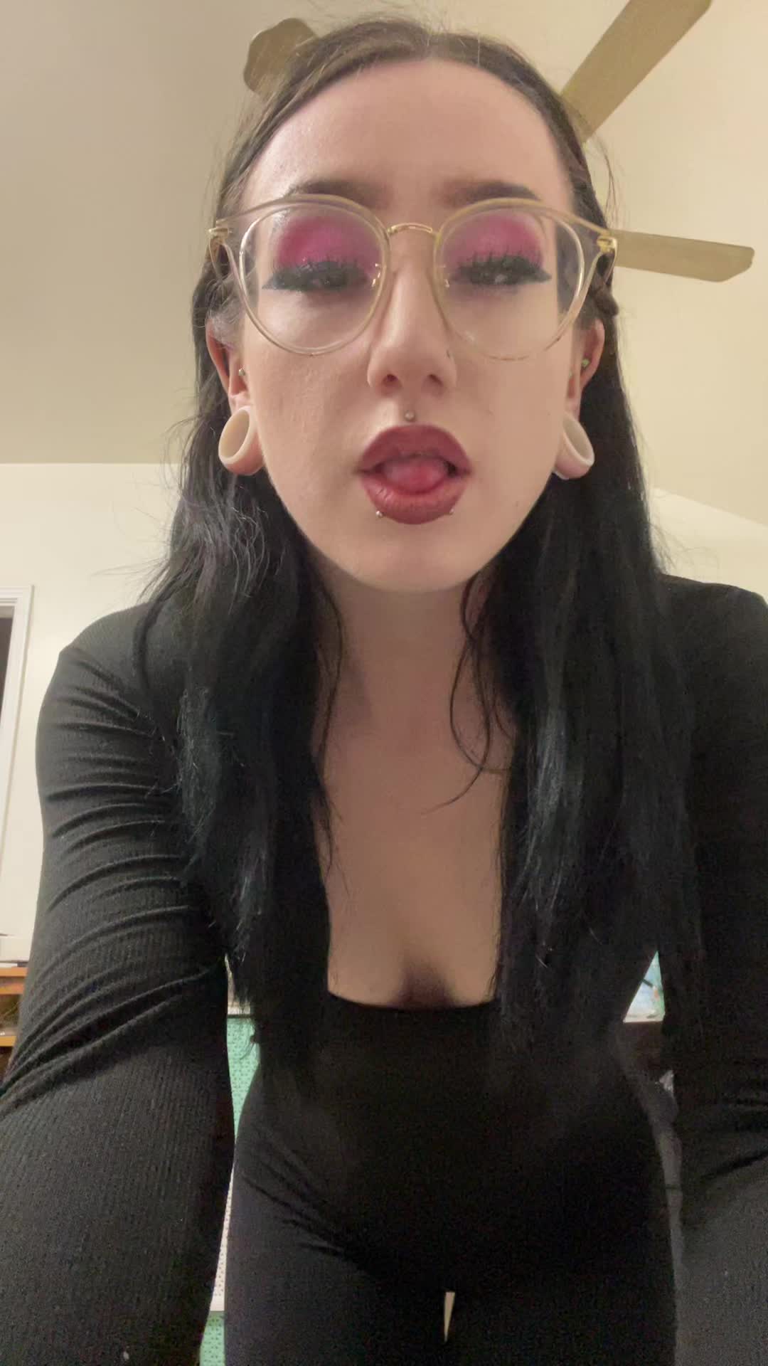 @tee