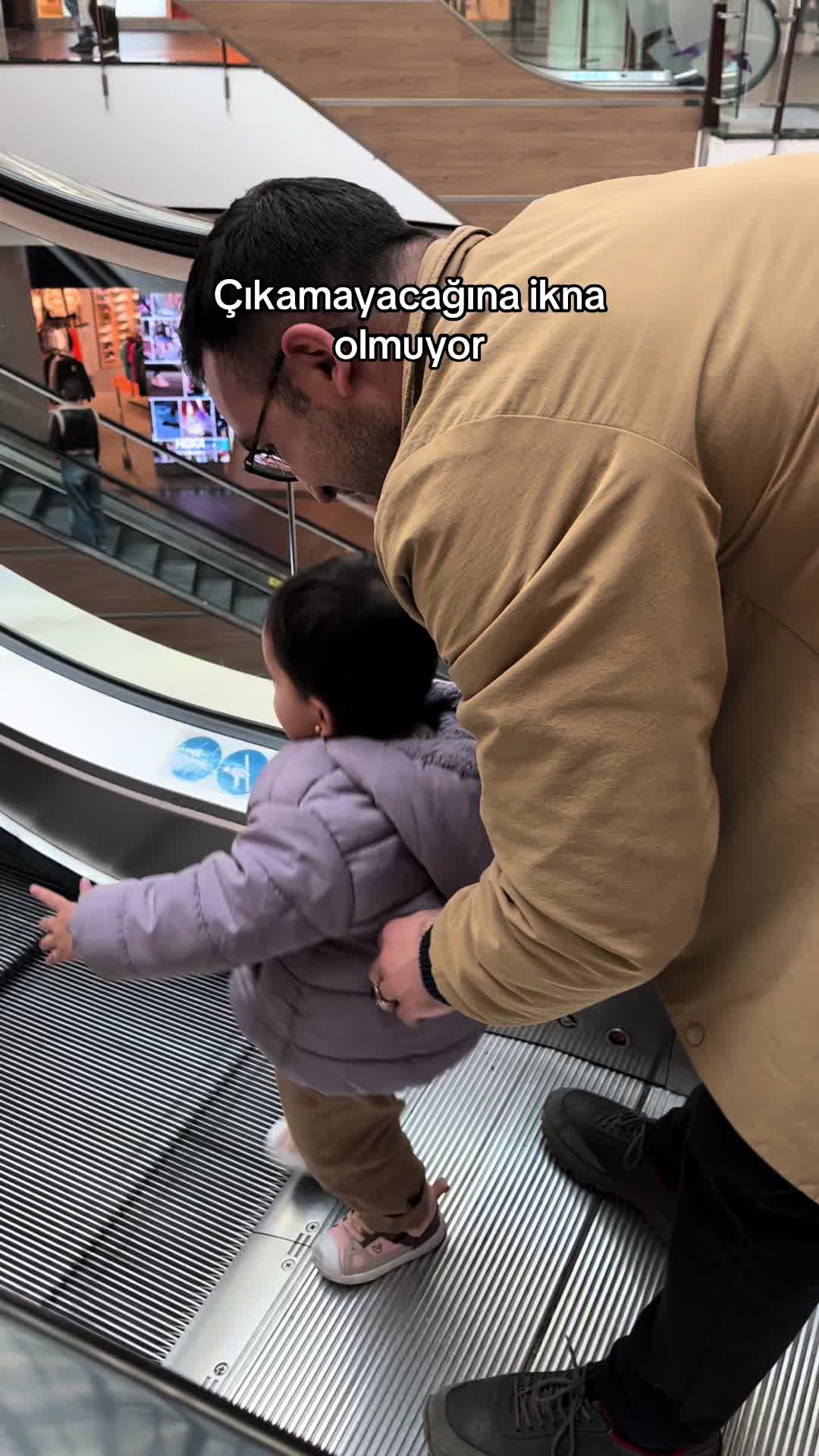 @Ece Sel&ccedil;uk Akıncı