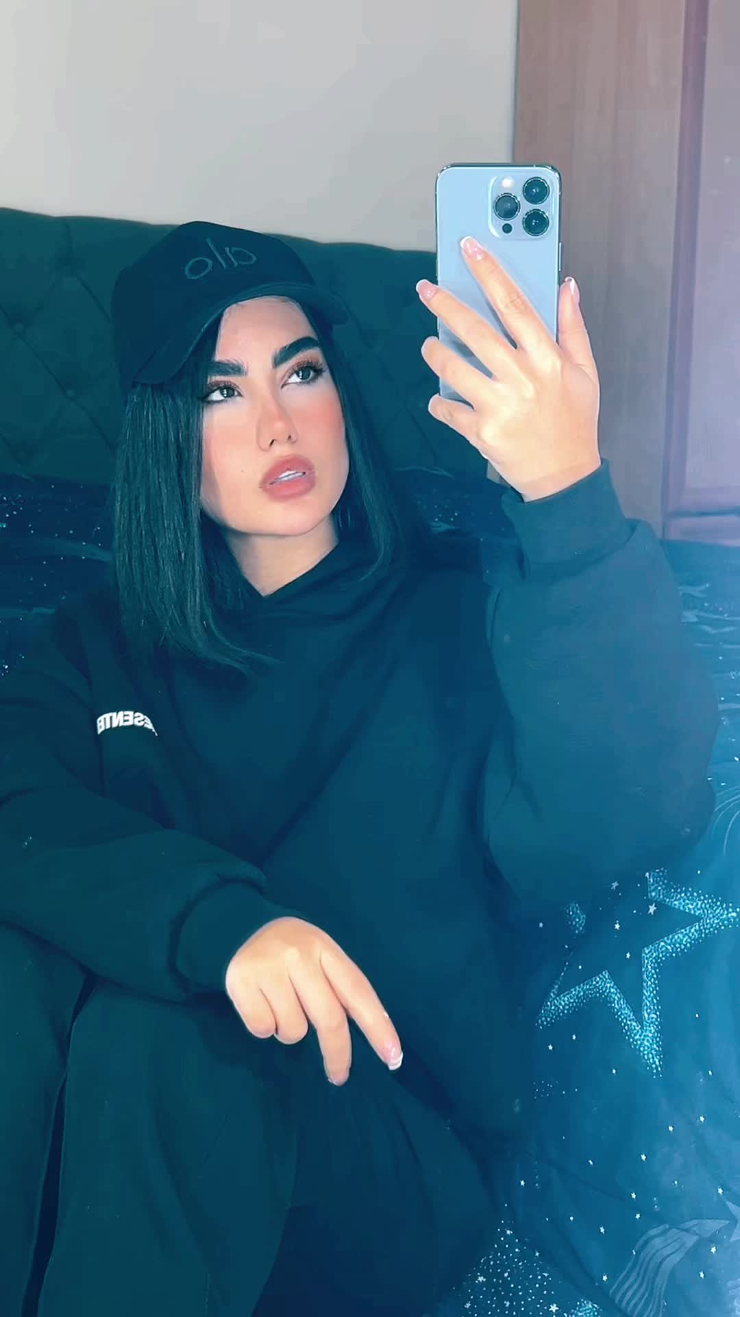 @roxanajabarii