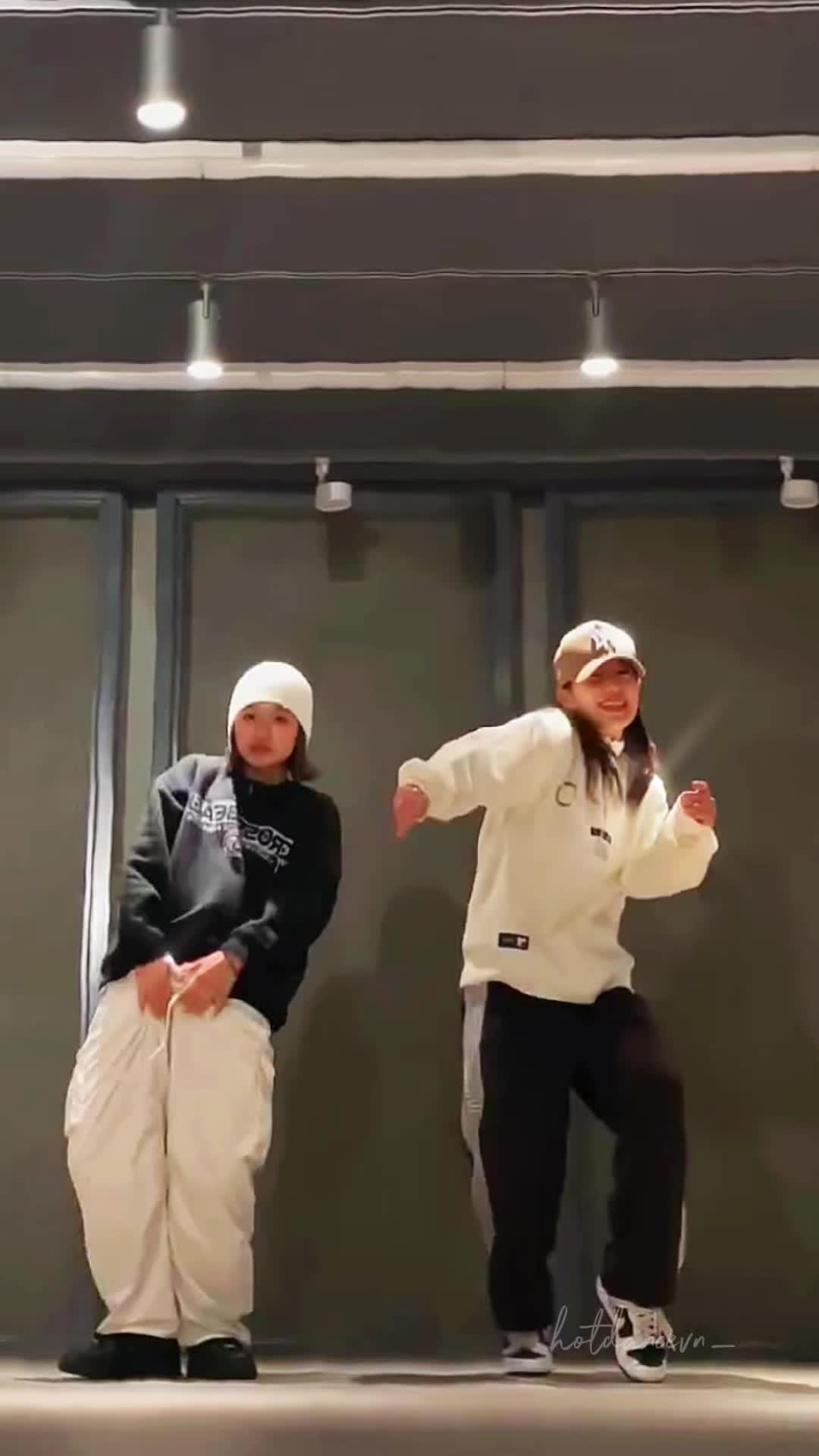 @Hotdancevn