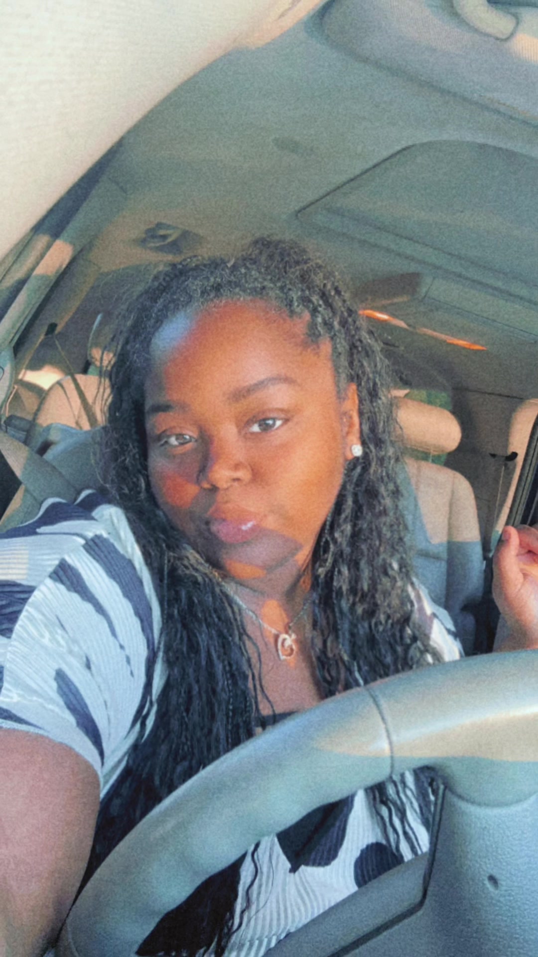 @Alicia Lasha&eacute;