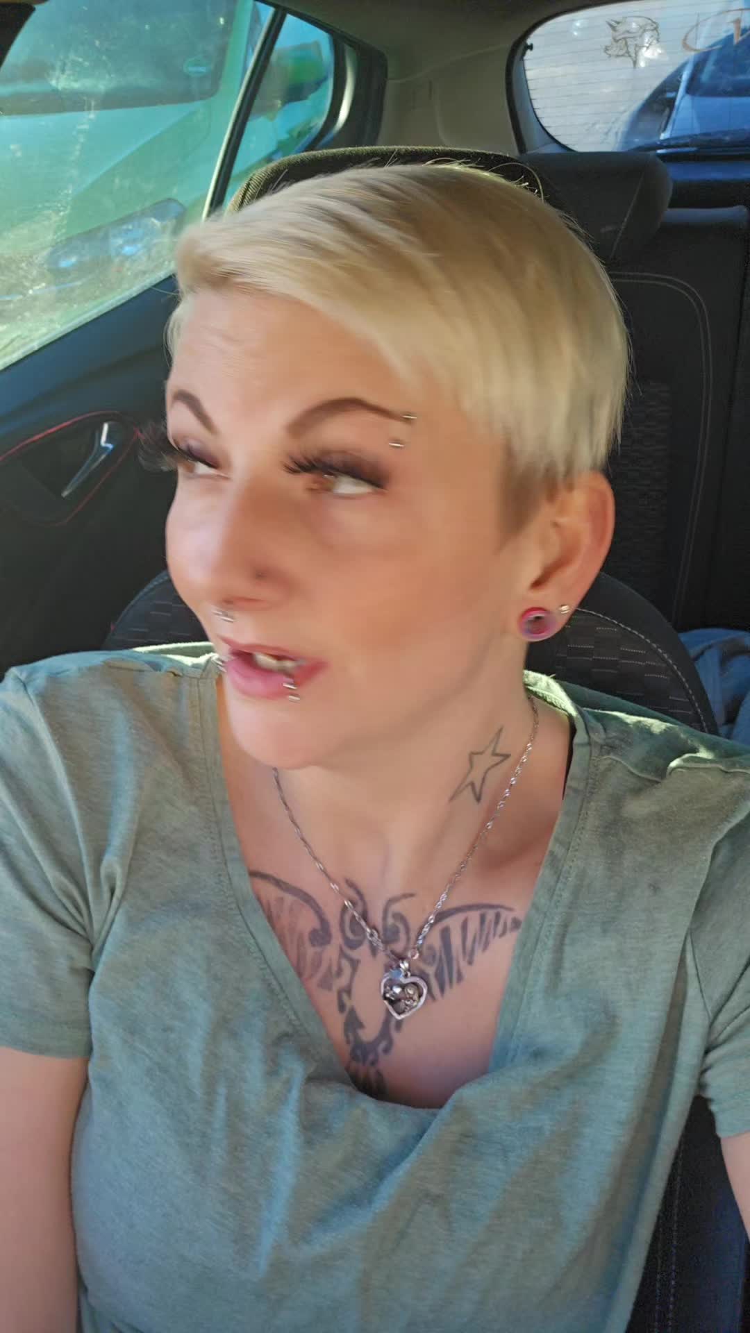 @Trucker Schildmaid Carina