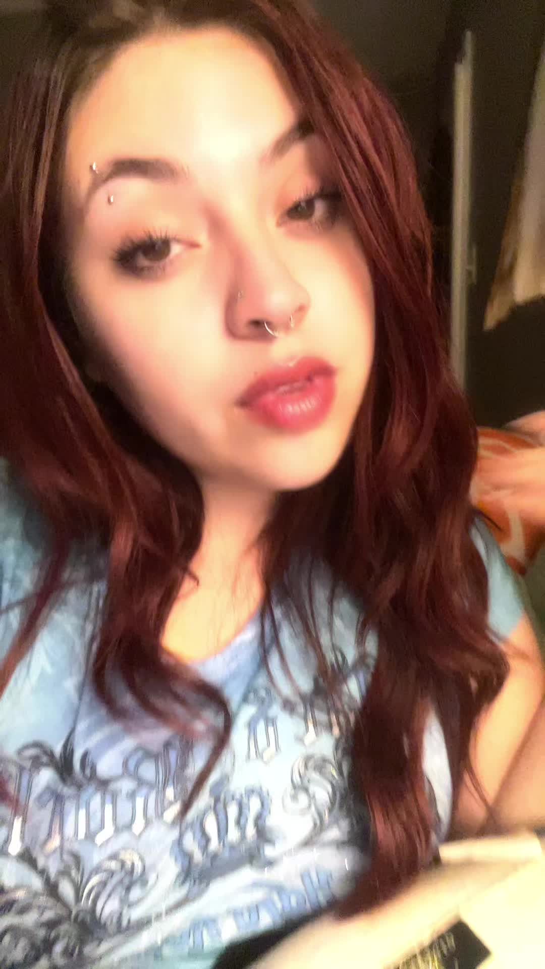 @angelinaa 🍒