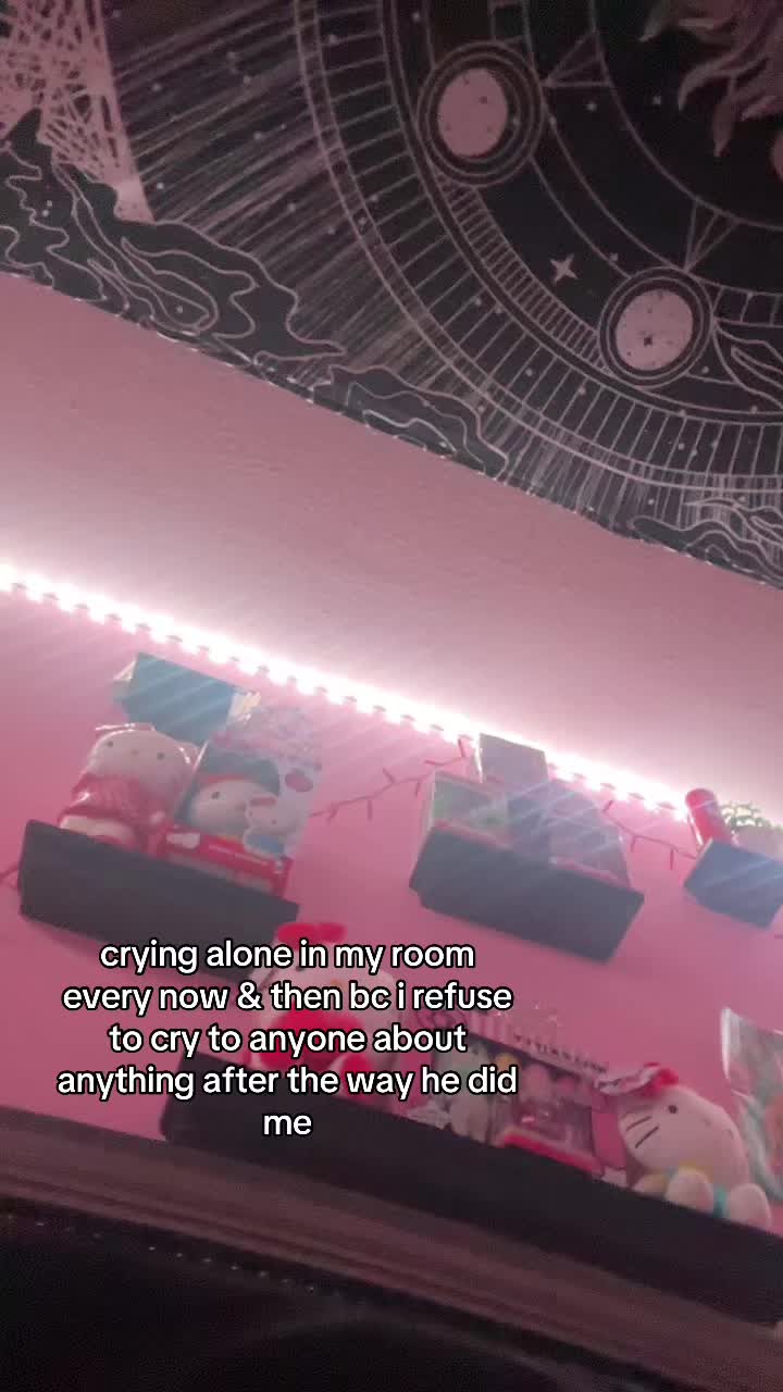@𖣂