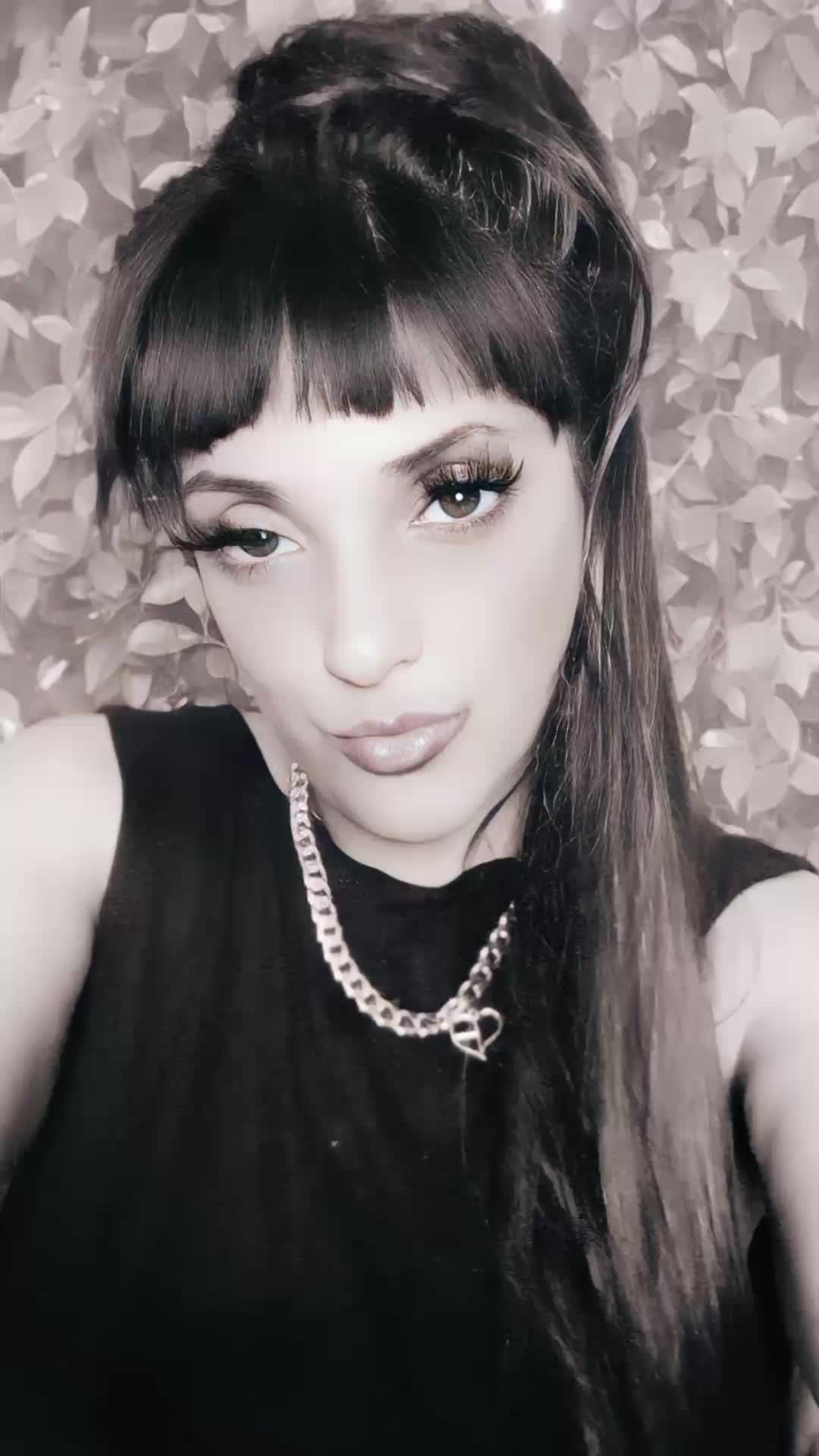 @😈 SONIA GILL 😈