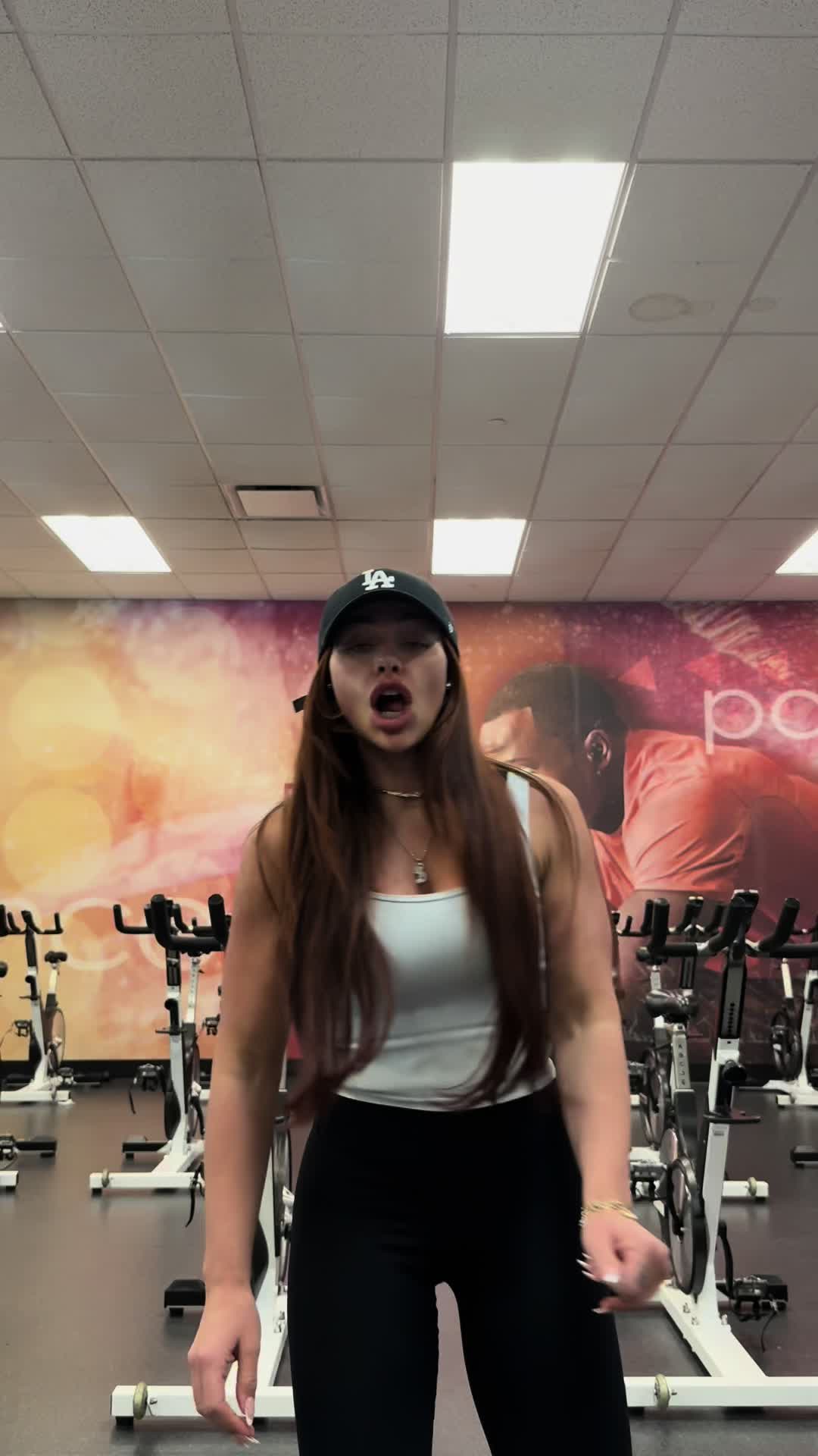 @tonzimacaroni