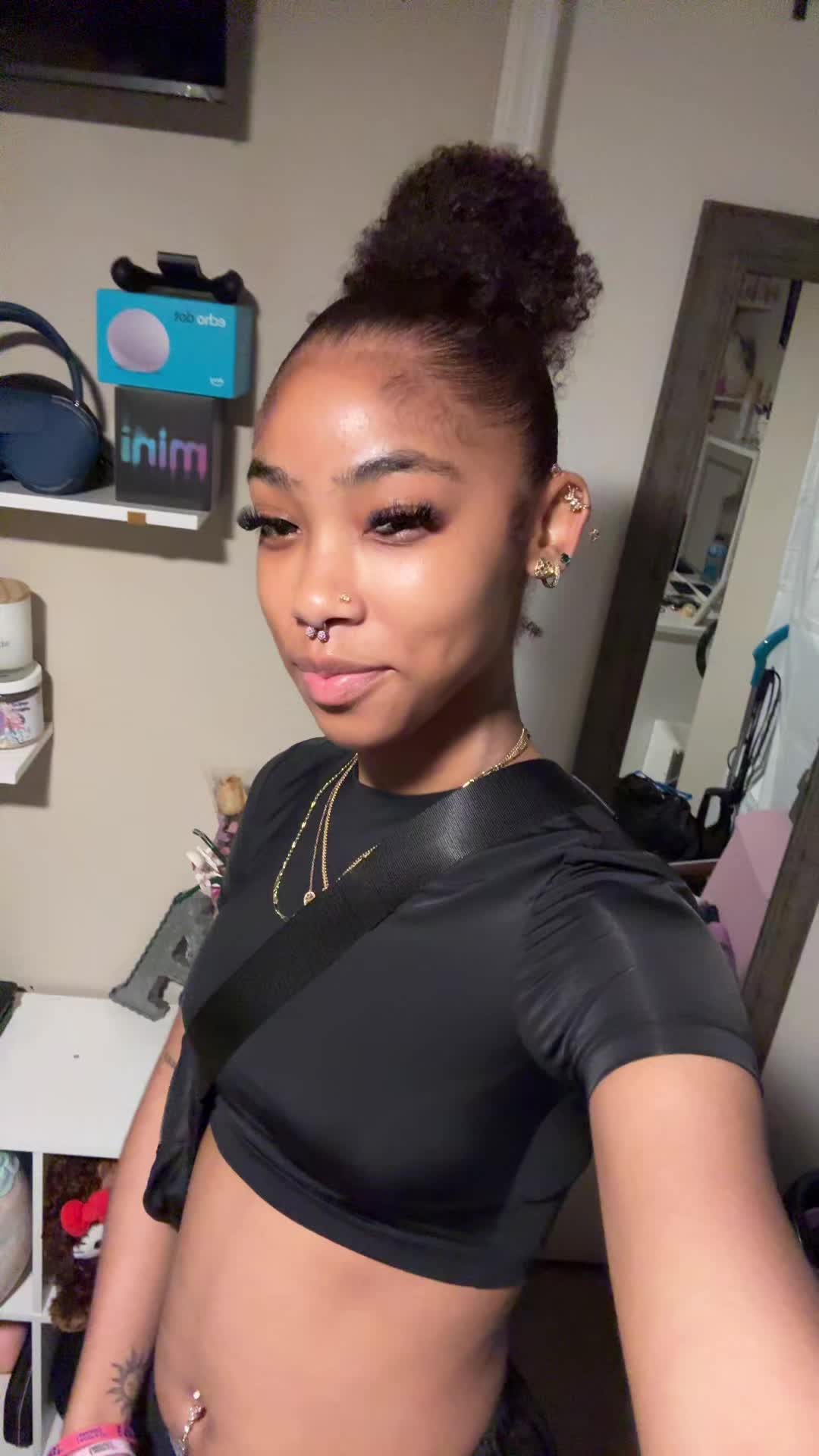 @Ari👁️