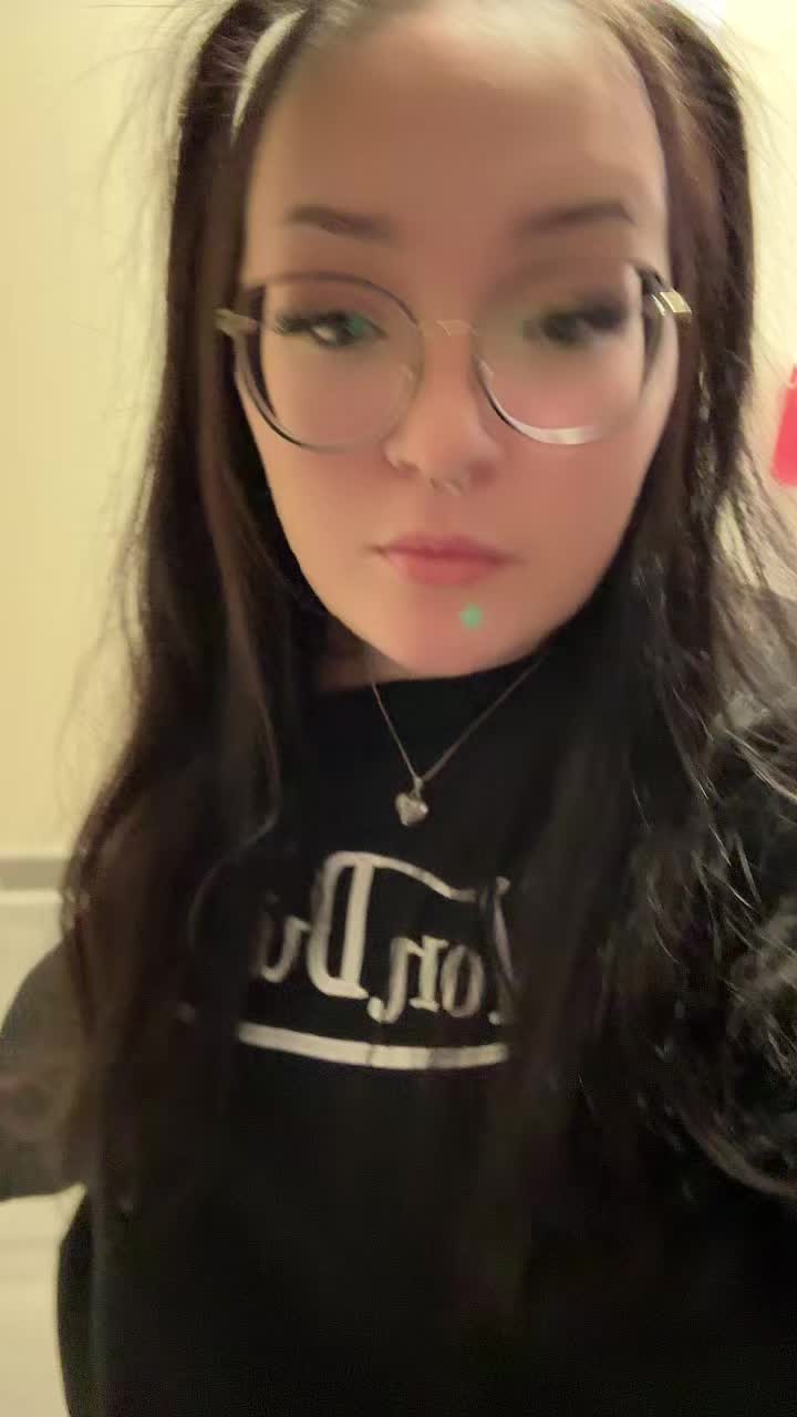 @lili b