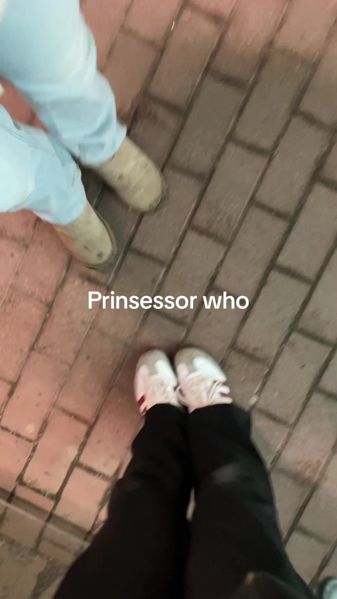 @Bella