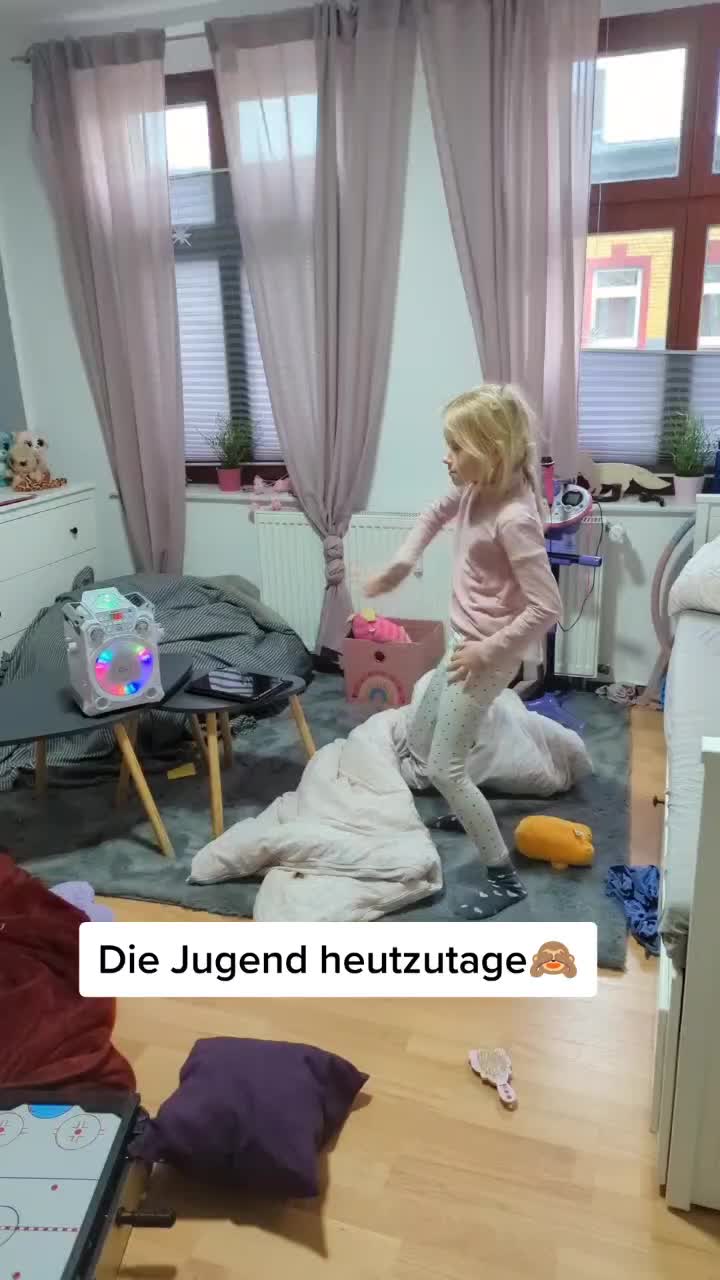 @_J E N N E T_