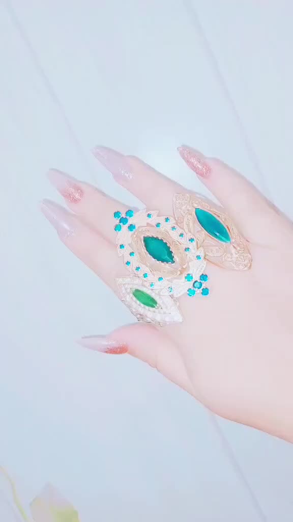 @madoshka