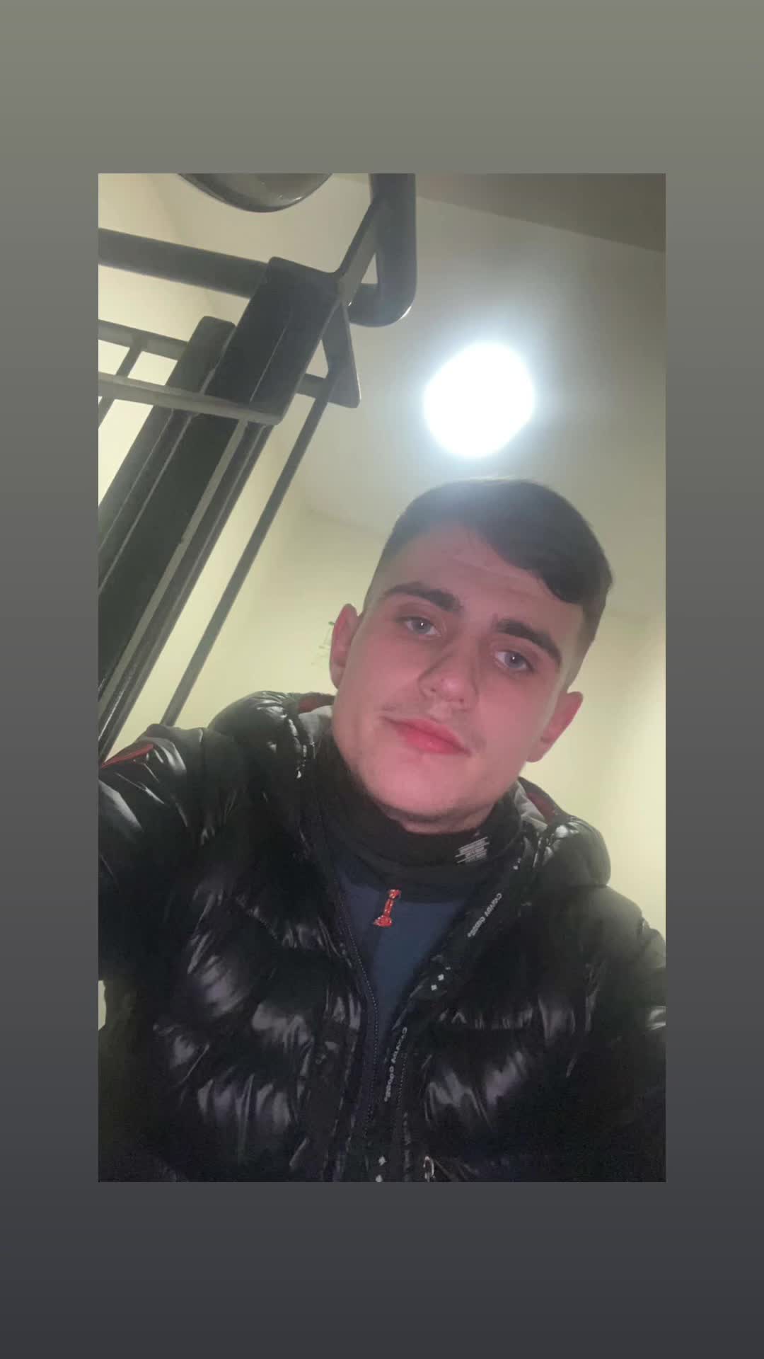 @Tes 😆💨