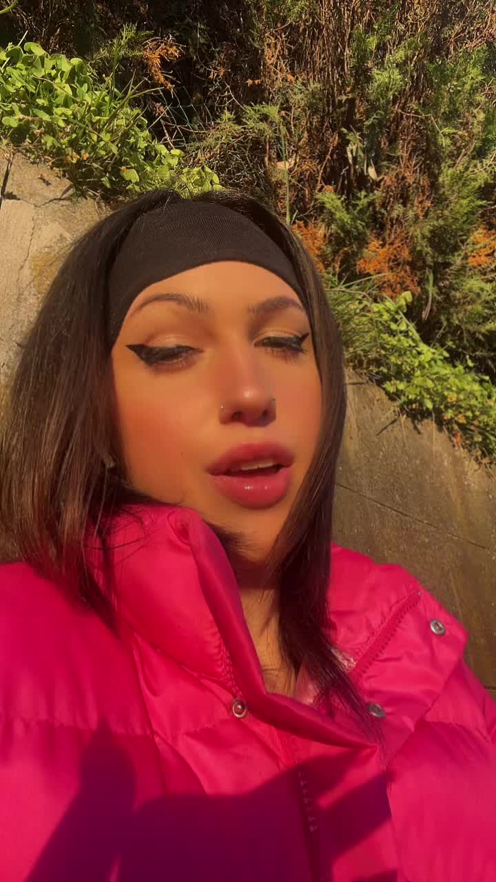 @queenivyquinn