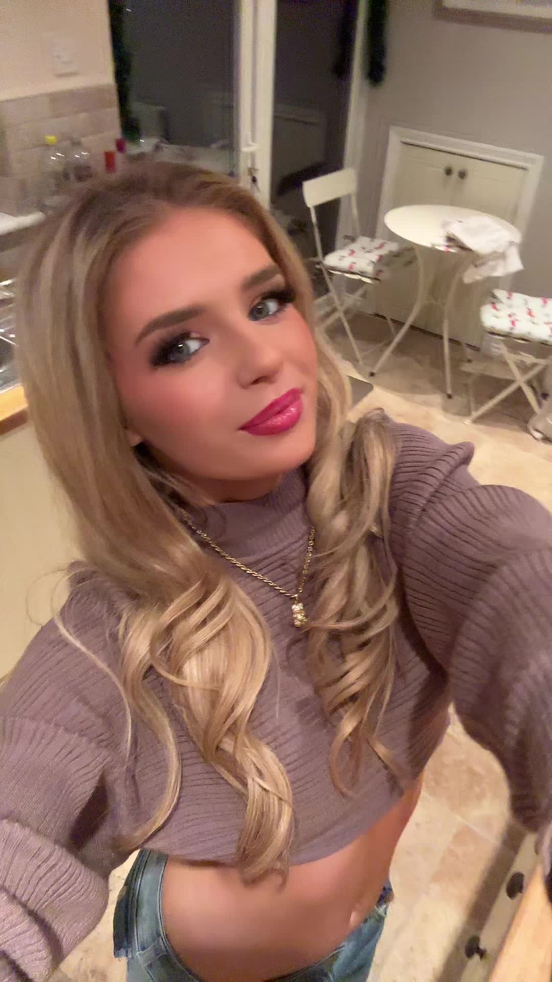 @Demi-lee
