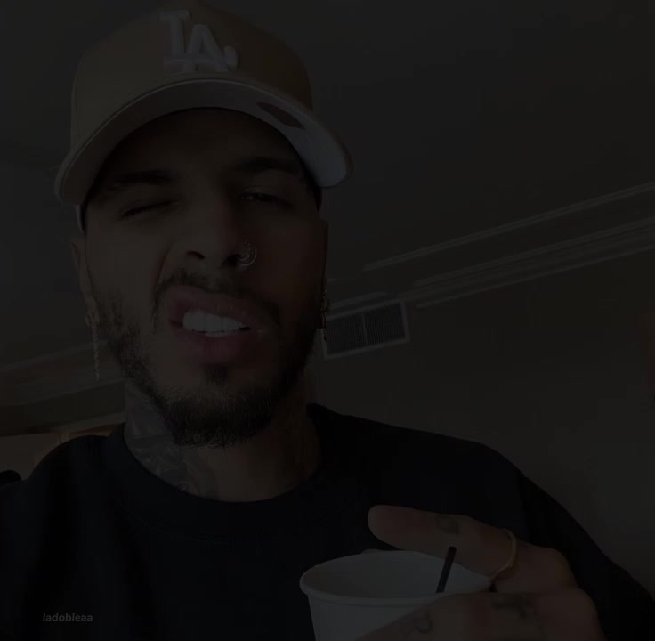 @𝓐𝓷𝓰𝓮𝓵𝓮𝓼🍭