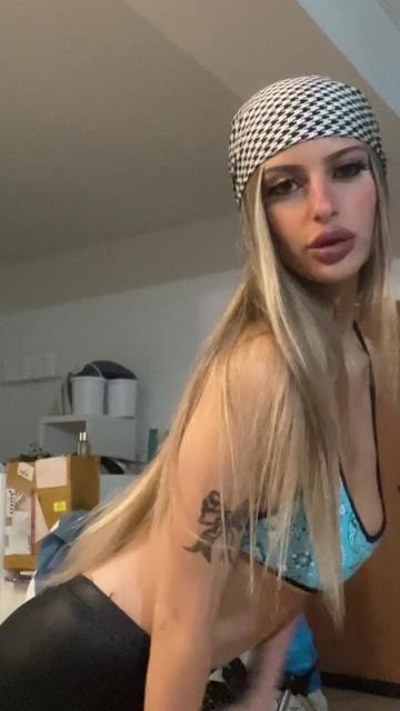 @Libbyberkovich
