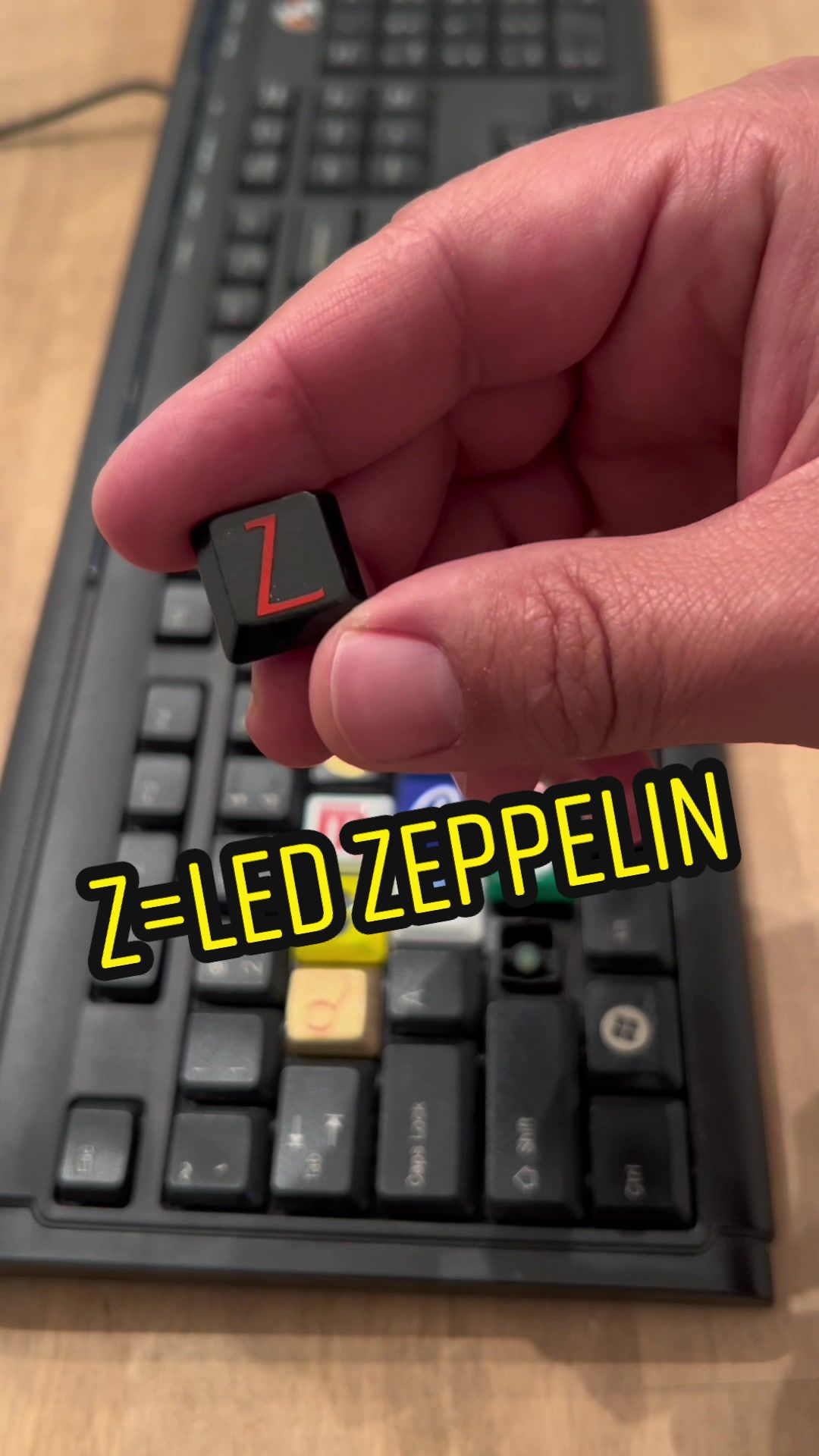 @Logo_Charmz