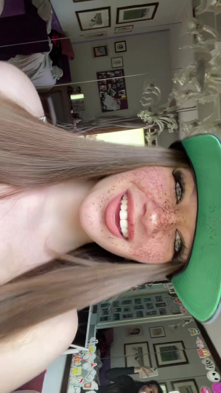 @violettaa