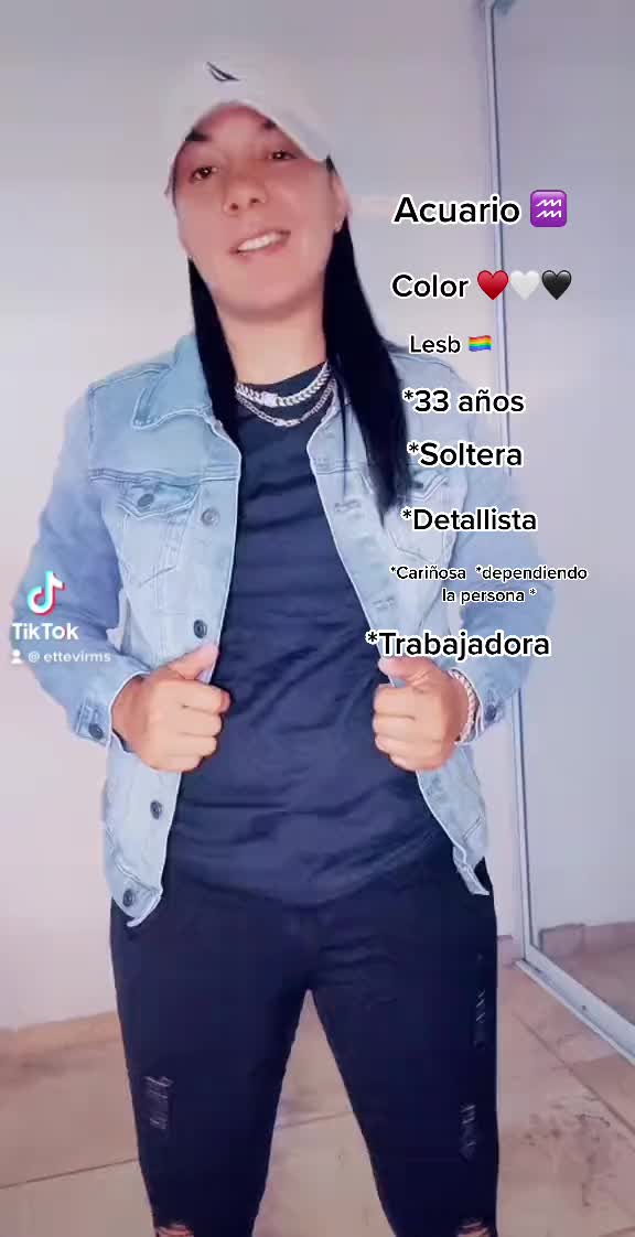 @🦦