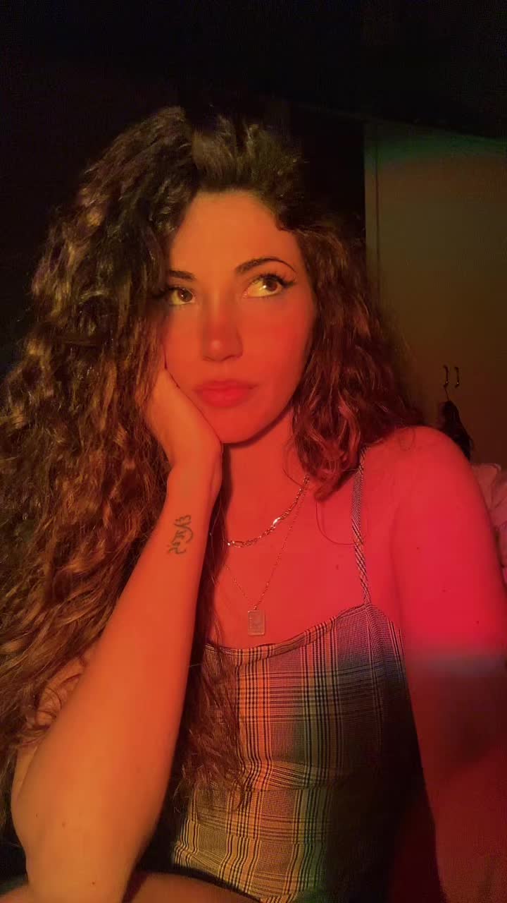 @&bull; M🌻nica &bull;