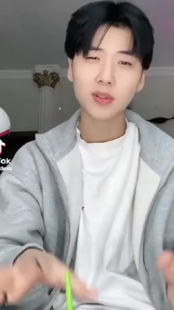 @Someone_Edit_My_Videos_xD_PfP_