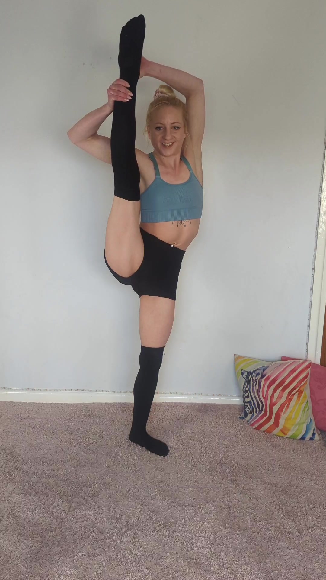 @Miss Flexible Lilly