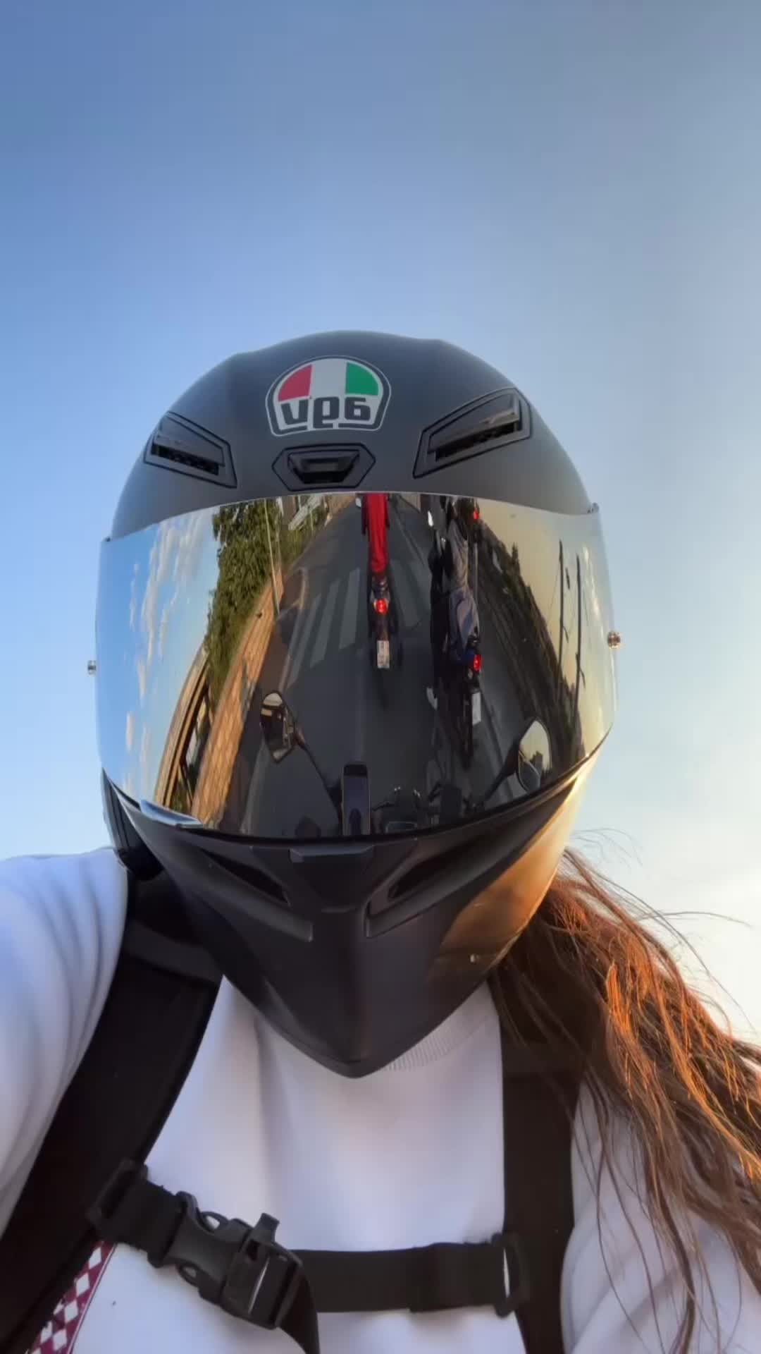 @Anissa 🏍