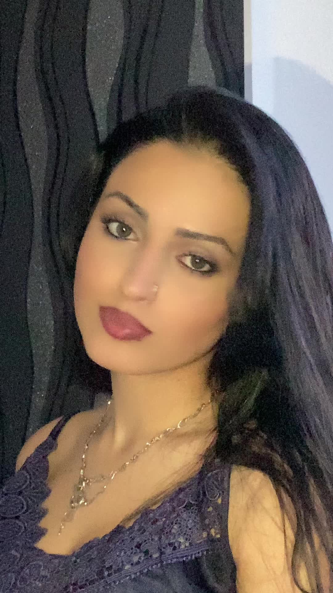 @Demi