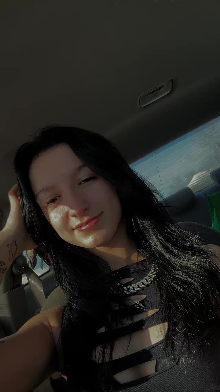@Miss_Levesque_04