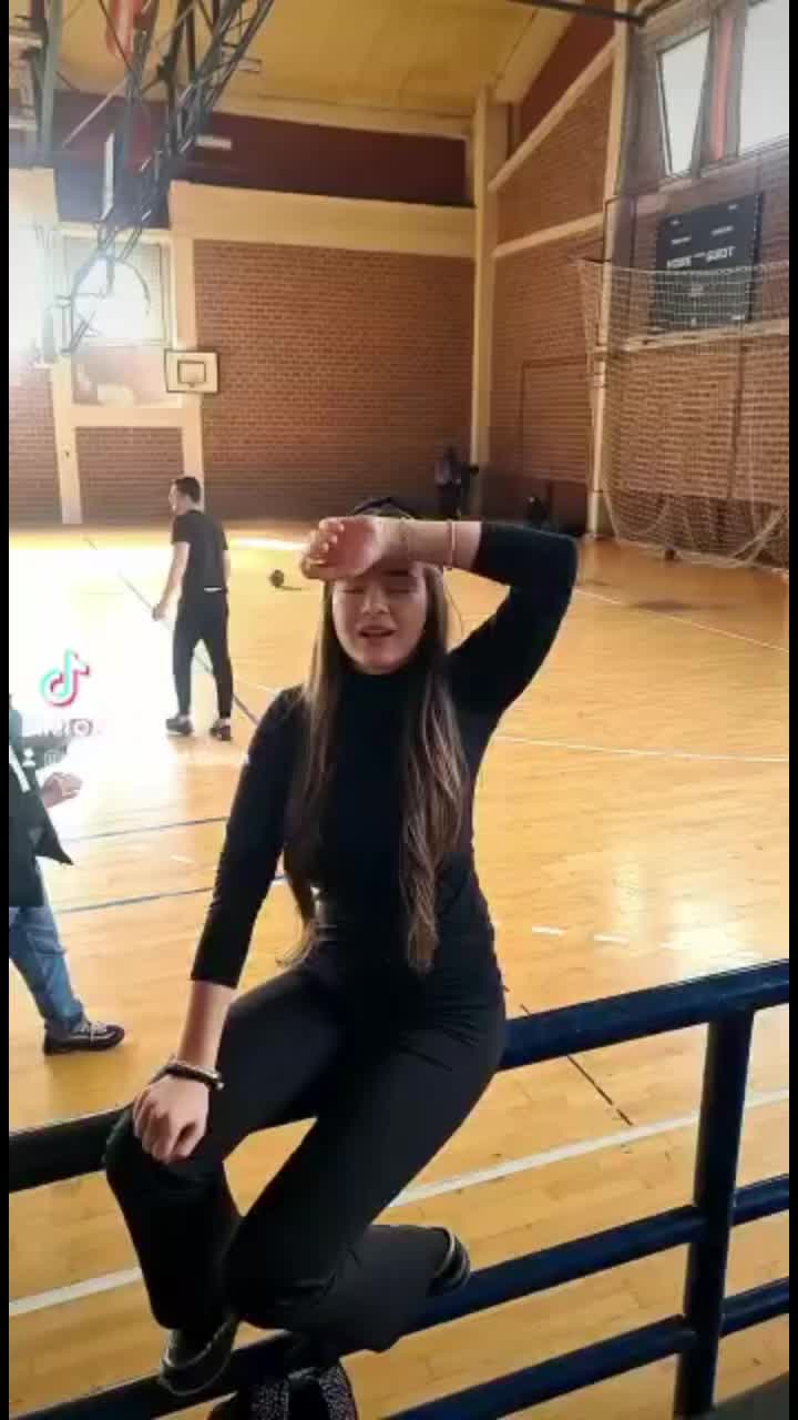 @Dinela Rondic