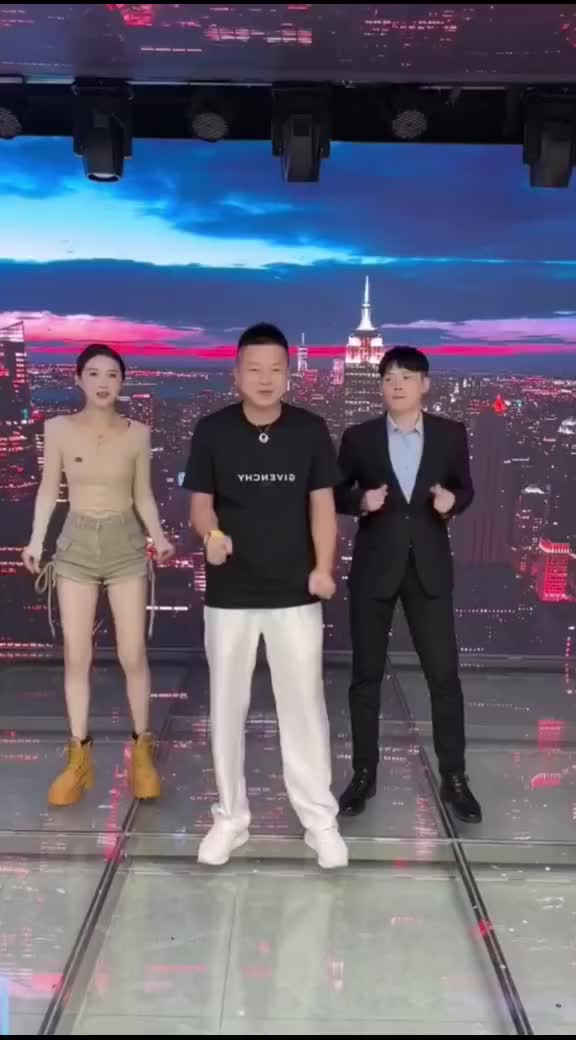 @Sally 雪莉 大笑笑