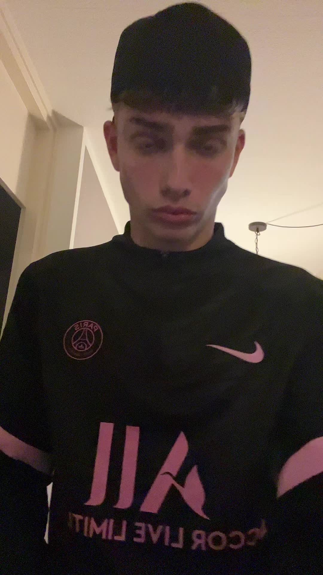 @𝕭𝖊𝖓𝖆𝖓