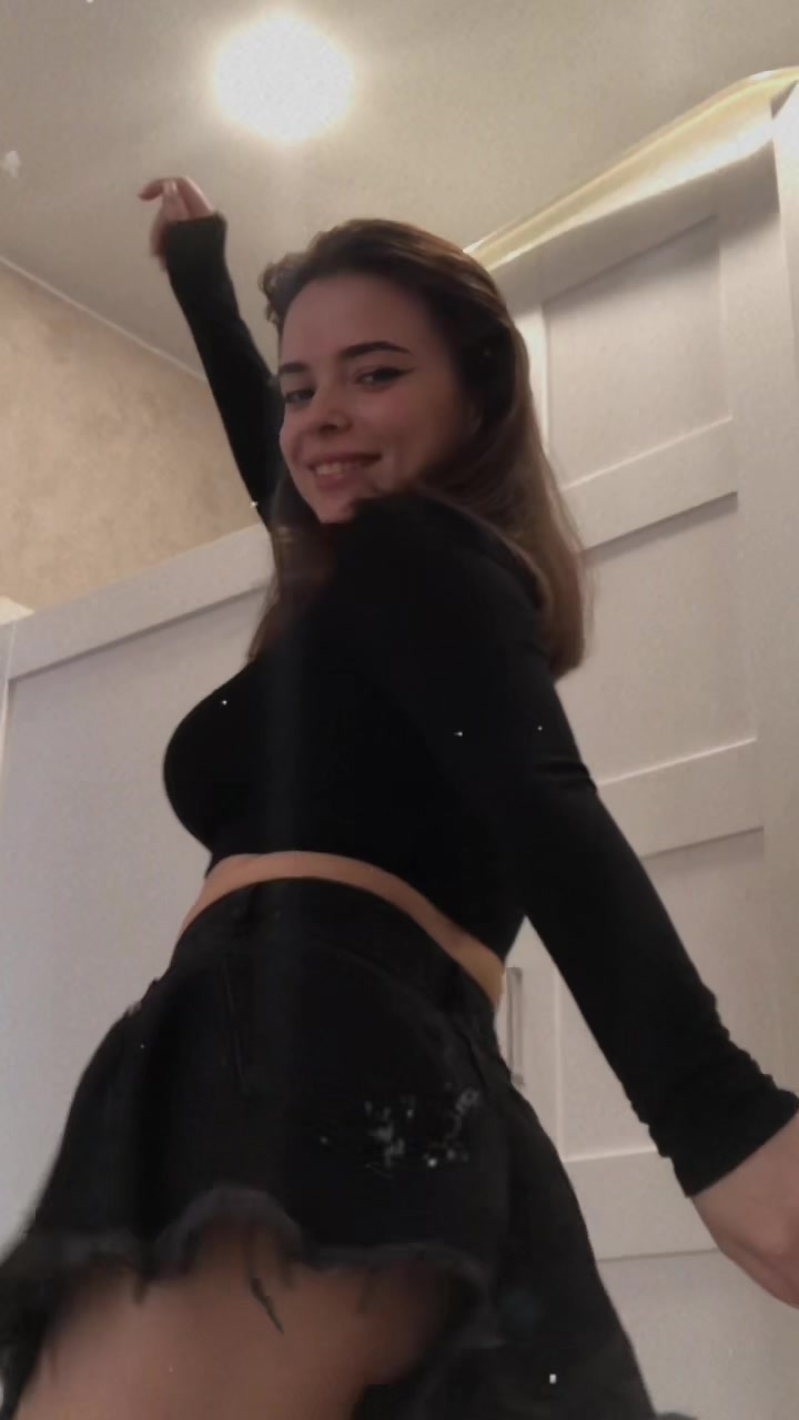 @VIKYS_Ha🍑